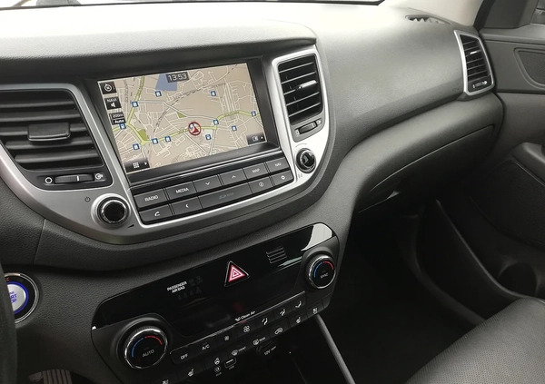 Hyundai Tucson cena 75000 przebieg: 175000, rok produkcji 2015 z Nowy Dwór Gdański małe 352